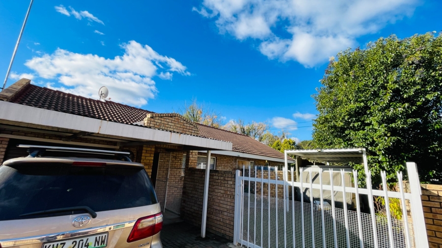 2 Bedroom Property for Sale in Potchefstroom South North West